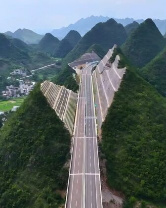 China’s Opens Record-Breaking Huajiang Grand Canyon Bridge - ynews.digital
