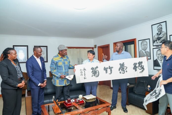 IMG_3686 Co-operative University of Kenya Chancellor Dr. Ben Chitunga (left) meets with Shandong Dahai Group CEO Mr. Liu Dejie (right) to discuss a groundbreaking 40MW solar project that will connect the university to Kenya’s National Grid, boosting clean energy production and green innovation.