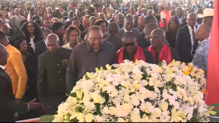 IMG_3803 Former President Uhuru Kenyatta attended the burial of veteran politician Cyrus Jirongo in Lumakanda, Kakamega County, paying tribute to the late MP’s contributions to Kenyan politics.