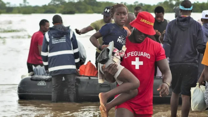 179de690-fa05-11f0-a422-4ba8a094a8fa.jpg Tens of thousands have been displaced by Mozambique’s worst floods in a generation, with international rescue teams deployed as rivers burst banks, roads close, and food shortages worsen.