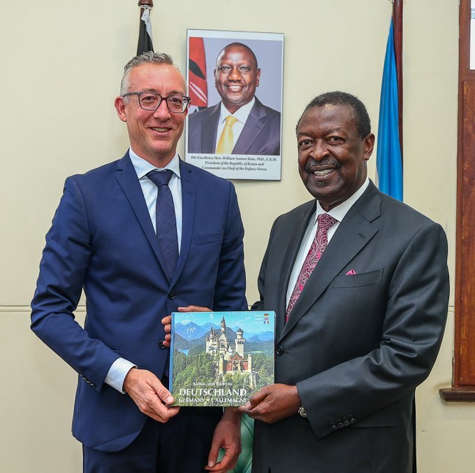 G-kMSvDWoAAl7HJ Prime Cabinet Secretary Musalia Mudavadi met with German Ambassador to Kenya Sebastian Groth to discuss ways of further strengthening bilateral relations between the two countries.