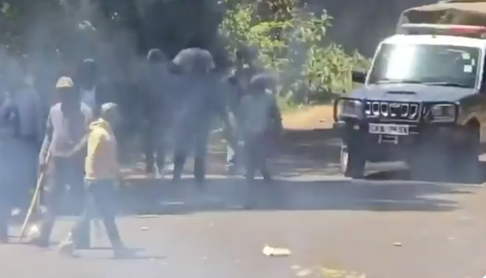 Police-Goons Police Goons in Othaya