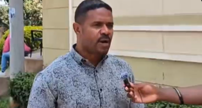 Screenshot 2026-01-28 233401 Rights activist Hussein Khalid warns of rising insecurity in Mombasa CBD after panga attack, questioning police response and public safety.