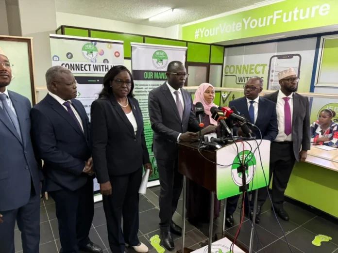 WhatsApp-Image-2026-01-27-at-09.50.18-og_image Speaking to the press on Tuesday, IEBC Chairperson Erastus Edung Ethekon said boundary delimitation remains a constitutional cornerstone but acknowledged that the commission has exceeded the required review timelines of between eight and 12 years.