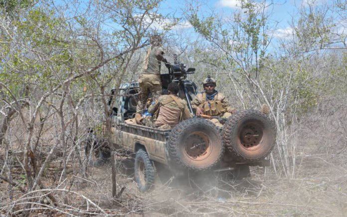 Fr403DKWYAEr__i_imresizer Somali National Armed Forces in action against Al-Shabaab in Kismayo.