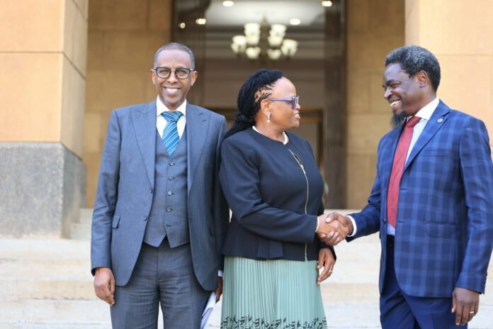 Chief Justice Chief Justice Martha Koome meets Senior Counsel Philip Murgor, Ahmednassir Abdullahi, Nelson Havi, and LSK President Faith Odhiambo to discuss access to justice.