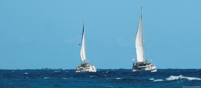 Search underway for two missing aid boats traveling from Mexico to Cuba with nine crew members as naval teams intensify rescue efforts. Search underway for two missing aid boats traveling from Mexico to Cuba with nine crew members as naval teams intensify rescue efforts.