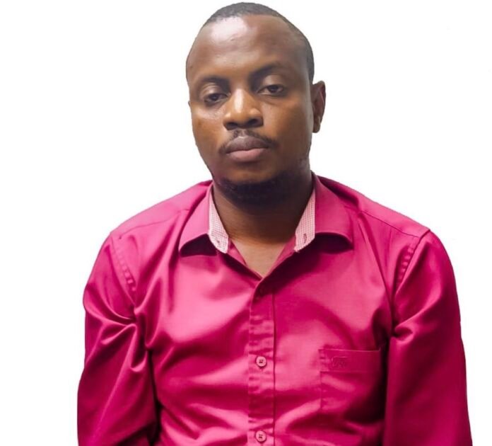 EACC- EACC officers escort court assistant Ben Wambua Muthoka after his arrest in Mombasa over an alleged KSh10,000 bribery scheme.