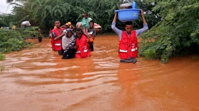 Kenya_floods_Nov-2019 Kenya Red Cross urges residents to follow safety measures during floods, including evacuating early and avoiding flooded roads as heavy rains persist.