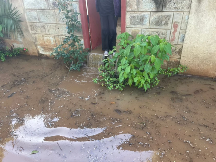 Sosiani river bursts in Eldoret Residents said the water surged into their homes at around 5 a.m., catching many off guard and destroying household property. Some families scrambled to salvage belongings as the fast-rising water inundated living rooms, bedrooms, and compounds.