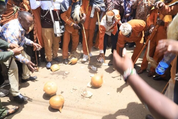 Kikuyu Elders break calabashes in Githunguri, Kiambu County.