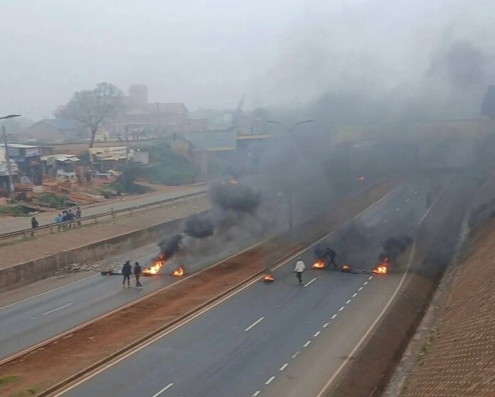 Kikuyu Goons Calm returns to Kikuyu after suspected goons barricaded the Southern Bypass, robbed motorists, and caused panic before police restored order.