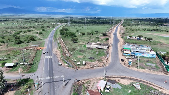 Ngong–Suswa Highway Interior PS Raymond Omollo faces backlash after inaugurating 70km Ngong-Suswa Highway, with Kenyans citing poor workmanship, missing road markings, and substandard engineering.