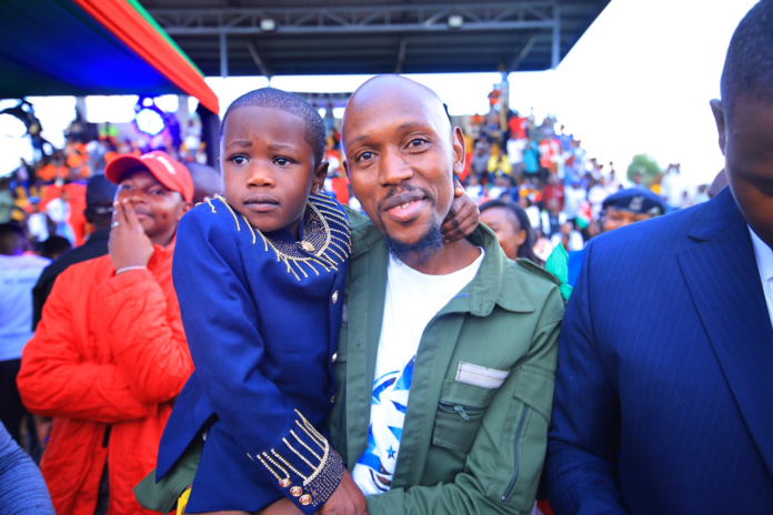image Kenyans mobilise via TikTok to support ‘Kwa Mbae’ boy’s family, raising funds and aid in Tharaka Nithi after viral video.