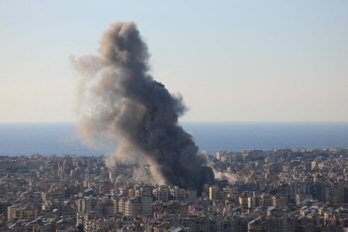 US forces have launched new strikes in southern Iran as negotiations continue over a possible agreement involving the Strait of Hormuz and Iran's nuclear programme. US forces have launched new strikes in southern Iran as negotiations continue over a possible agreement involving the Strait of Hormuz and Iran's nuclear programme.
