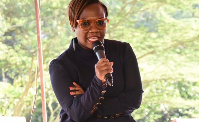 Human rights defender Dr Bosire Wairimu speaking about Dr Job Obwaka’s arrest and alleged medical neglect at Milimani Law Courts in Nairobi.