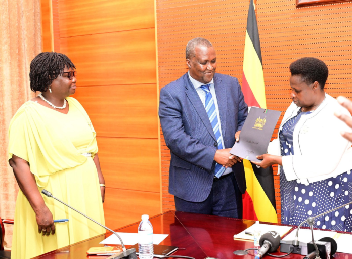 Kenya, Uganda Hold High-Level Talks on Turkana Herdsmen Case in Kampala Kenya and Uganda have held high-level talks in Kampala to resolve the Moroto conflict case involving detained Turkana herdsmen and strengthen cross-border peace.