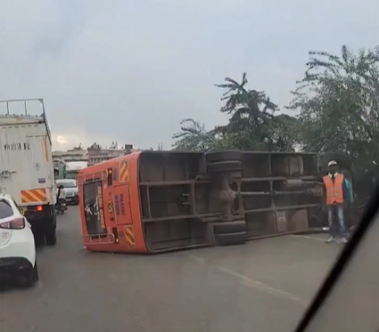 Super Metro Northern Bypass accident Heavy traffic hit Nairobi’s Northern Bypass after a Super Metro bus collided with a matatu and overturned near Kahawa West.