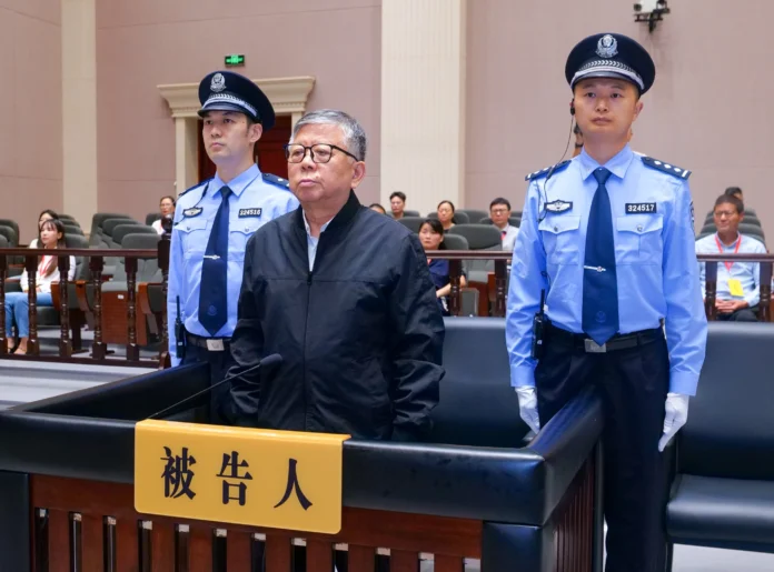 A Chinese court has sentenced former Nanjing official Yang Youlin to death after convicting him of accepting more than Sh42 billion in bribes over three decades.