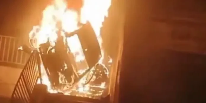 Mbagathi Road Accident A vehicle carrying three occupants burst into flames after veering off Mbagathi Road and crashing into a footbridge near Riara University.