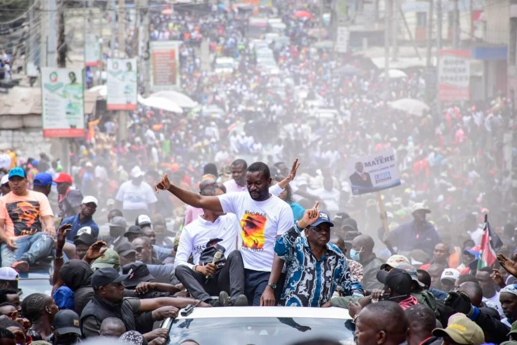 Edwin Sifuna leading Linda Mwananchi supporters in Nairobi
